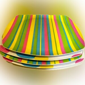 VTG PASTEL STRIPED SPOTED LIGHT MELAMINE 9.5” 4 PLATES EASTER DORM PARTY PICNIC